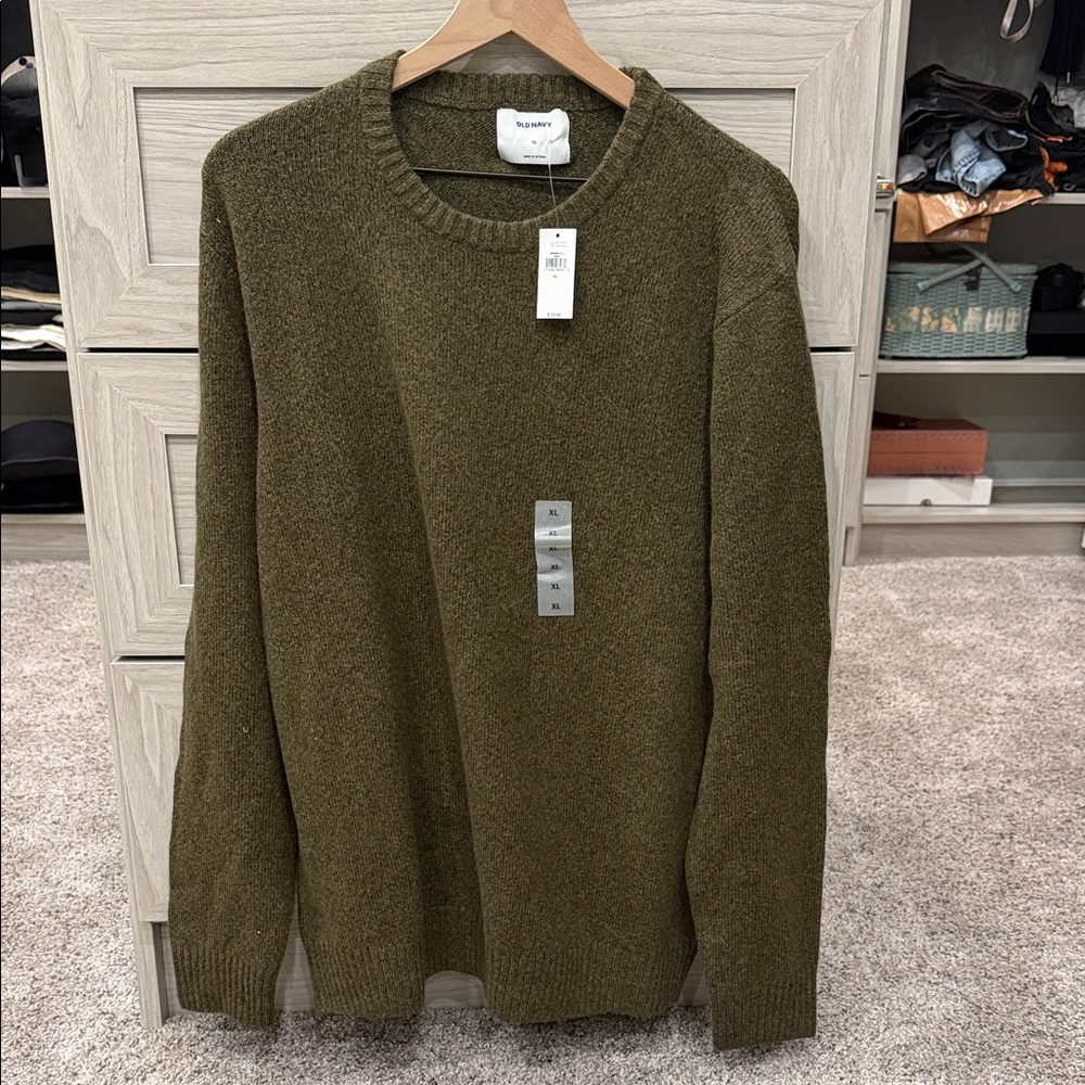 Old Navy Men's Green Crewneck Sweater
